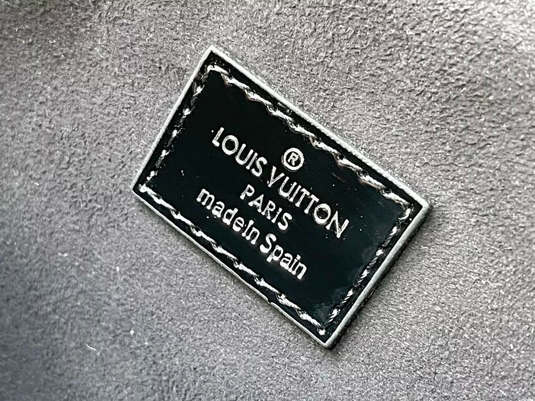 LOUIS VUITTON 34*24*12CM COUSIN HANDBAG, MONOGRAM EMBOSSED FLUFFY COTTON