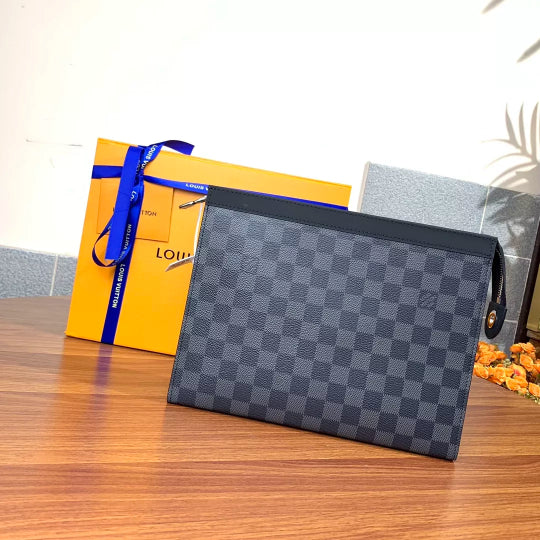 LOUIS VUITTON 26X20X5CM MONOGRAM ECLIPSE