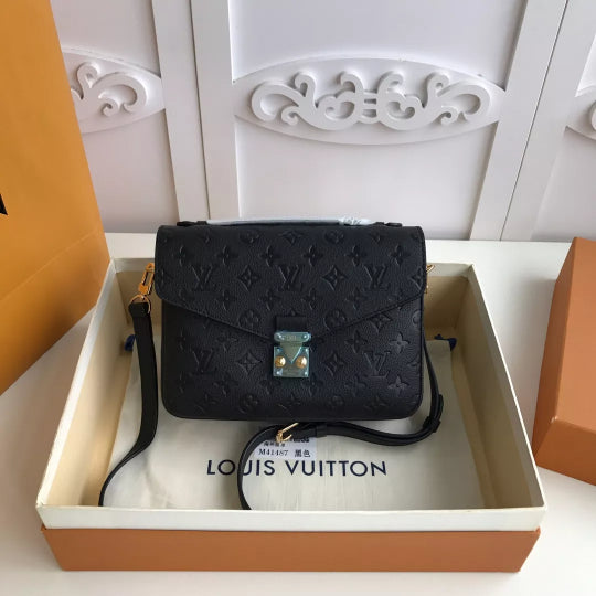 LOUIS VUITTON 25.0 X 19.0 X 7.0 POCHETTE MÉTIS MONOGRAMME EMPREINTE