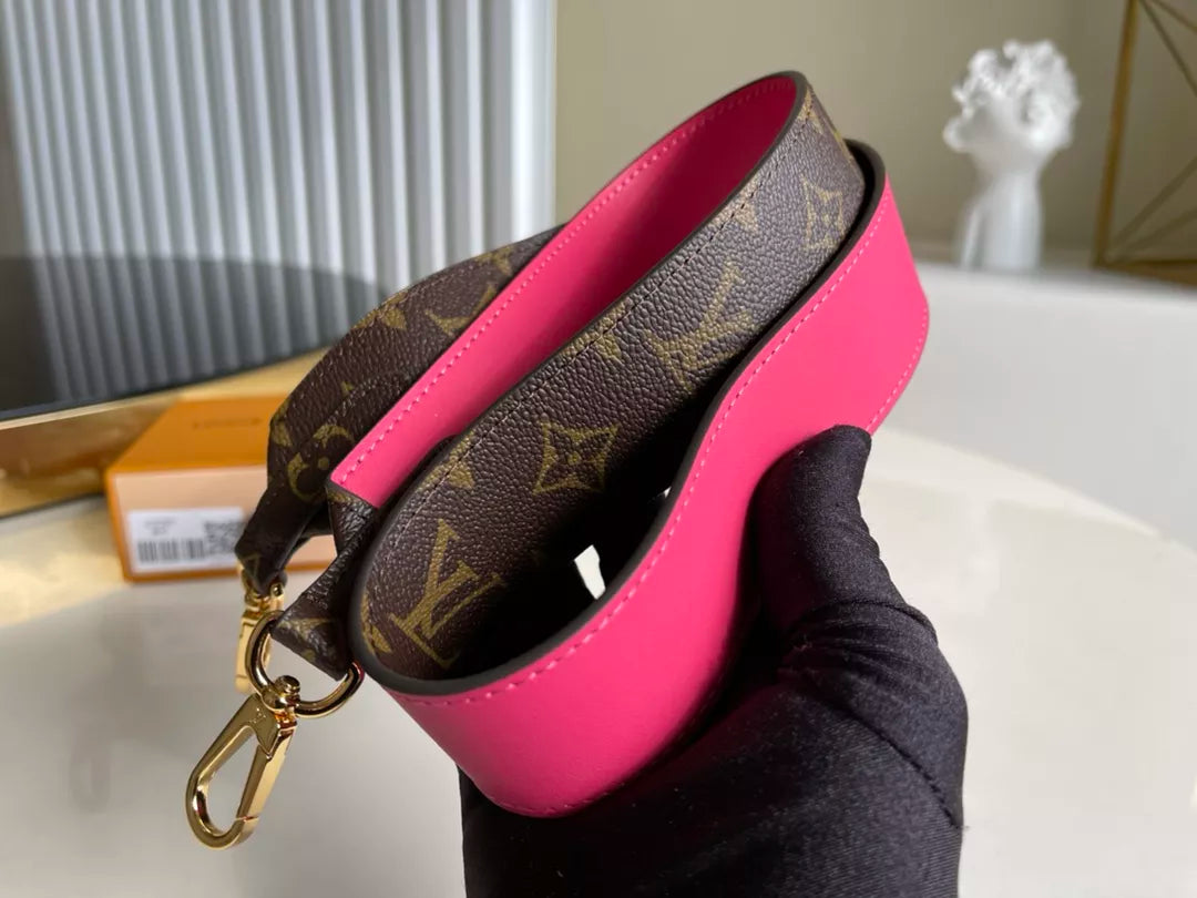 LOUIS VUITTON 90X4X0.2CM SHOULDER STRAPS