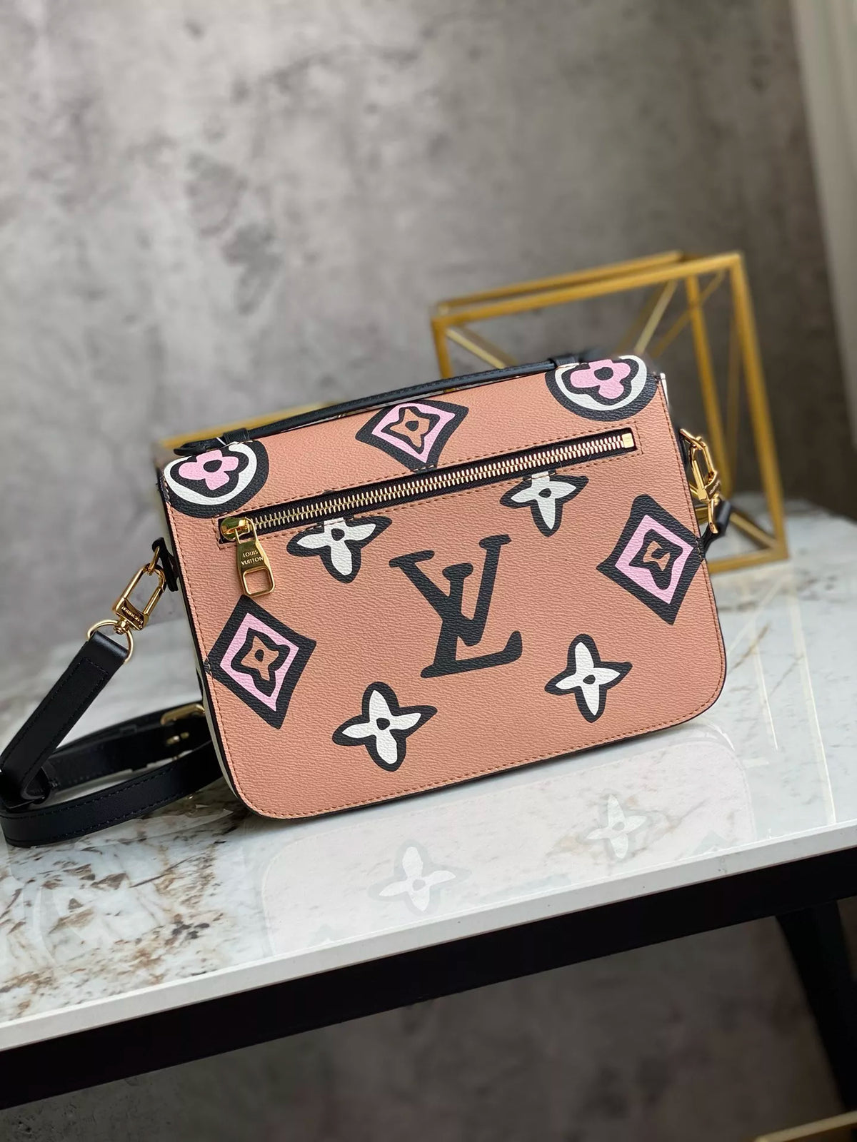 LOUIS VUITTON MONOGRAM MESSENGER MÉTIS BAG 25 X 19 X 9 CM