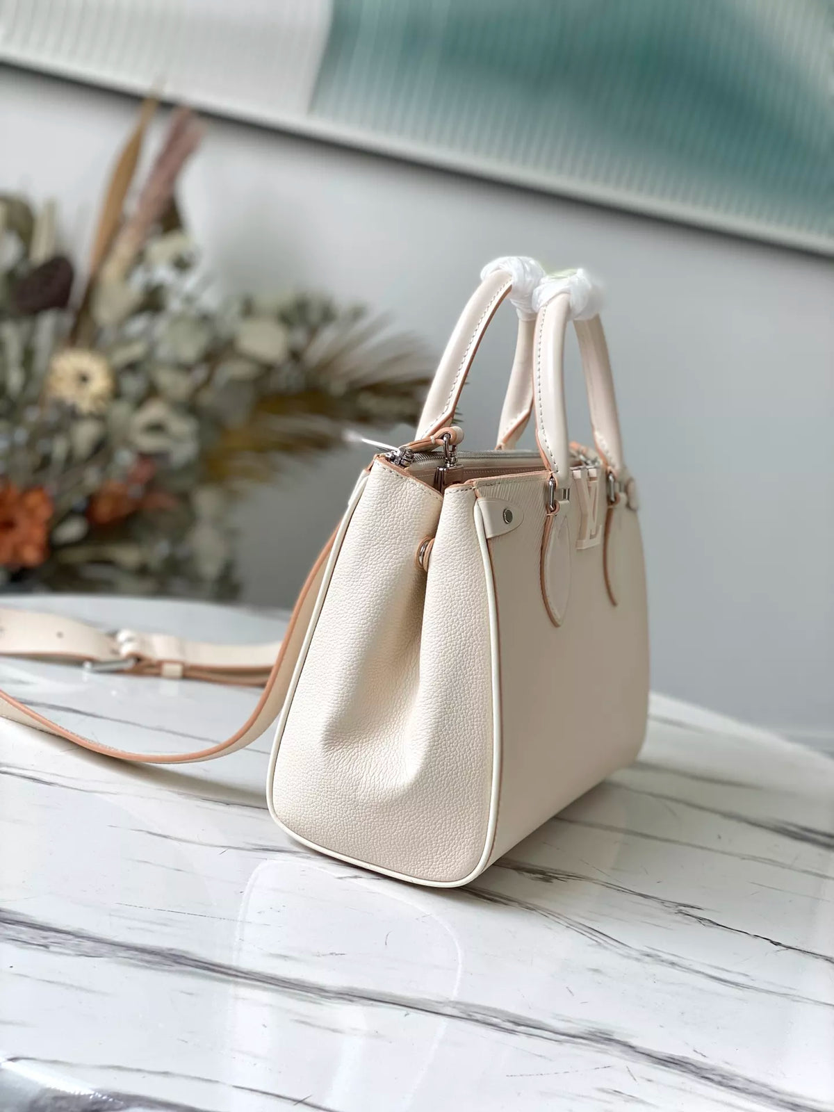 LOUIS VUITTON 27 X 19 X 11.5 CM GRENELLE TOTE BAG