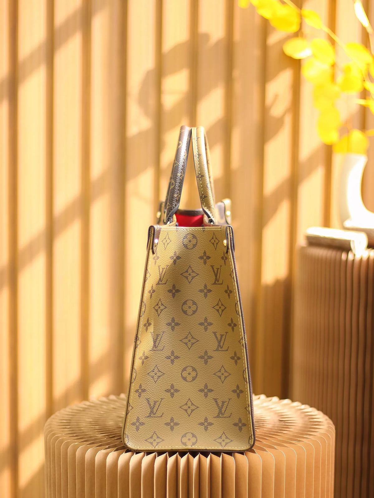 LOUIS VUITTON ONTHEGO TOTE BAG