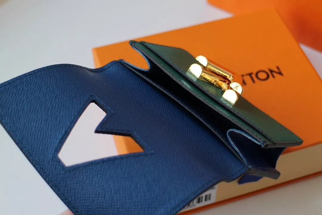 LOUIS VUITTON 0.5 X 7.0 X 3.0 CM MULTICARTES BAG