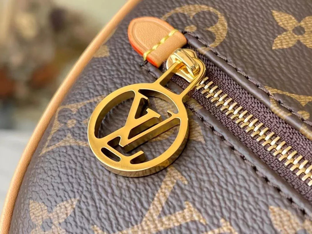 LOUIS VUITTON 23*13*6CM LOOP HALF MOON SHAPED STAFF BAG