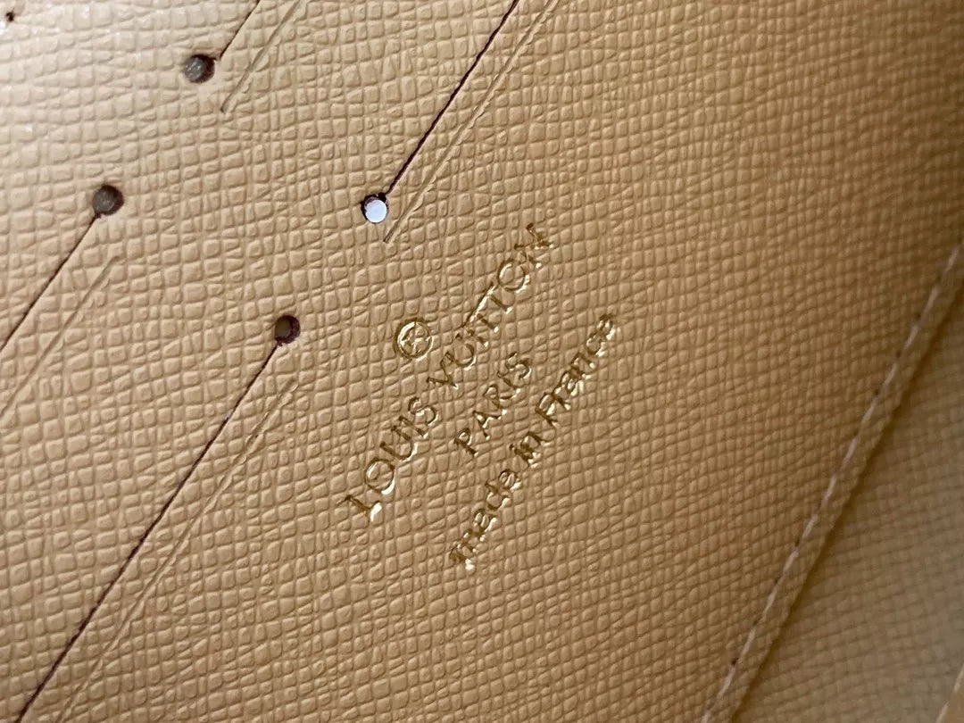 LOUIS VUITTON 19X10CM ZIPPY BAG