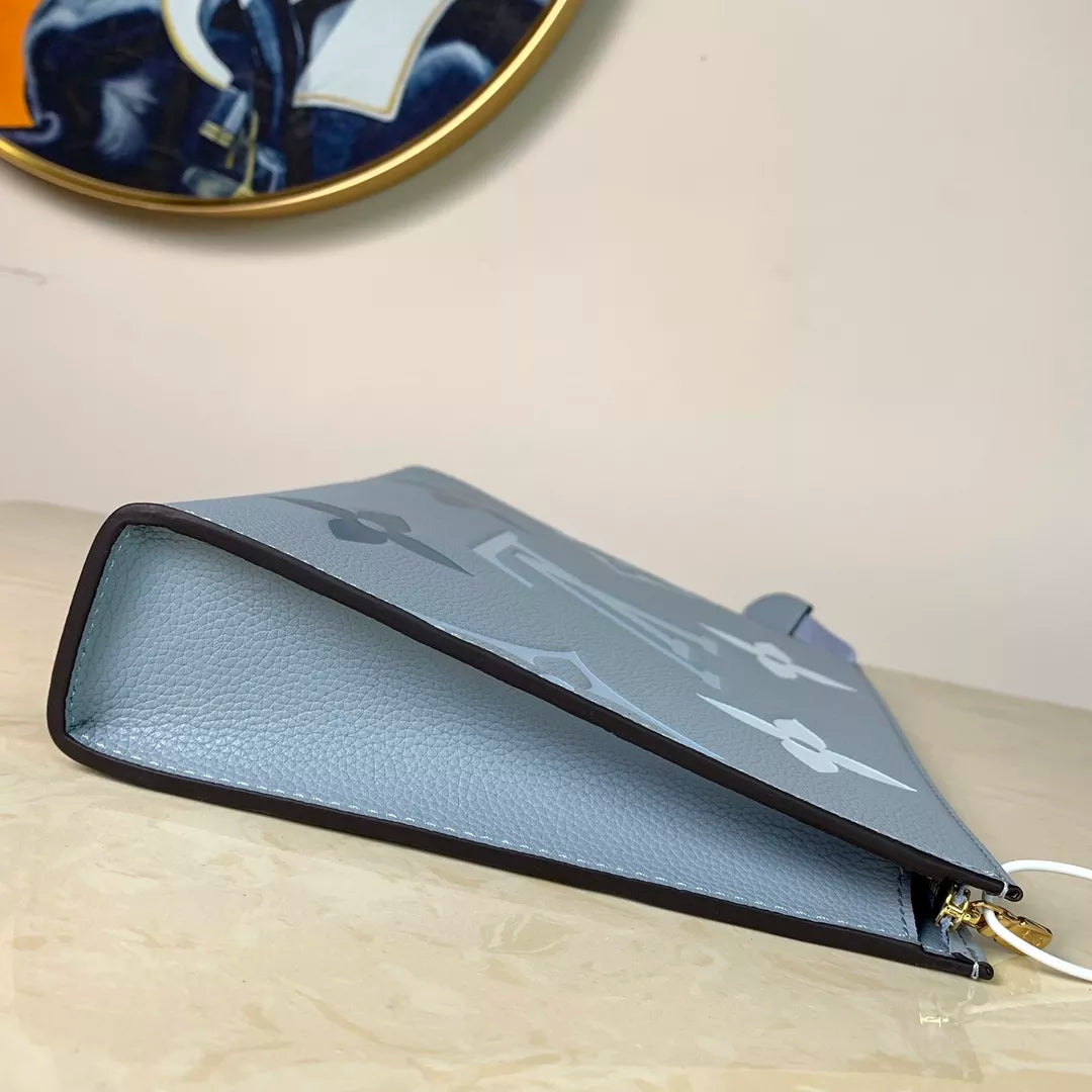 LOUIS VUITTON 25 X 20 X 5.5CM TOILETRY POUCH