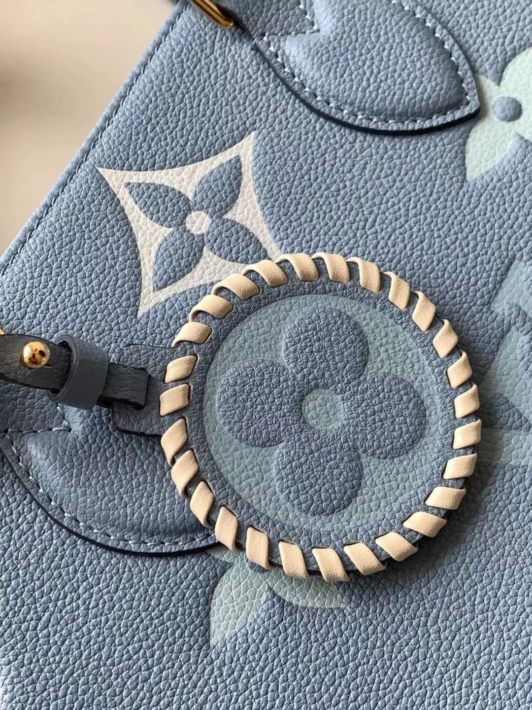 LOUIS VUITTON 35 X 27 X 14CM ONTHEGO MM BAG