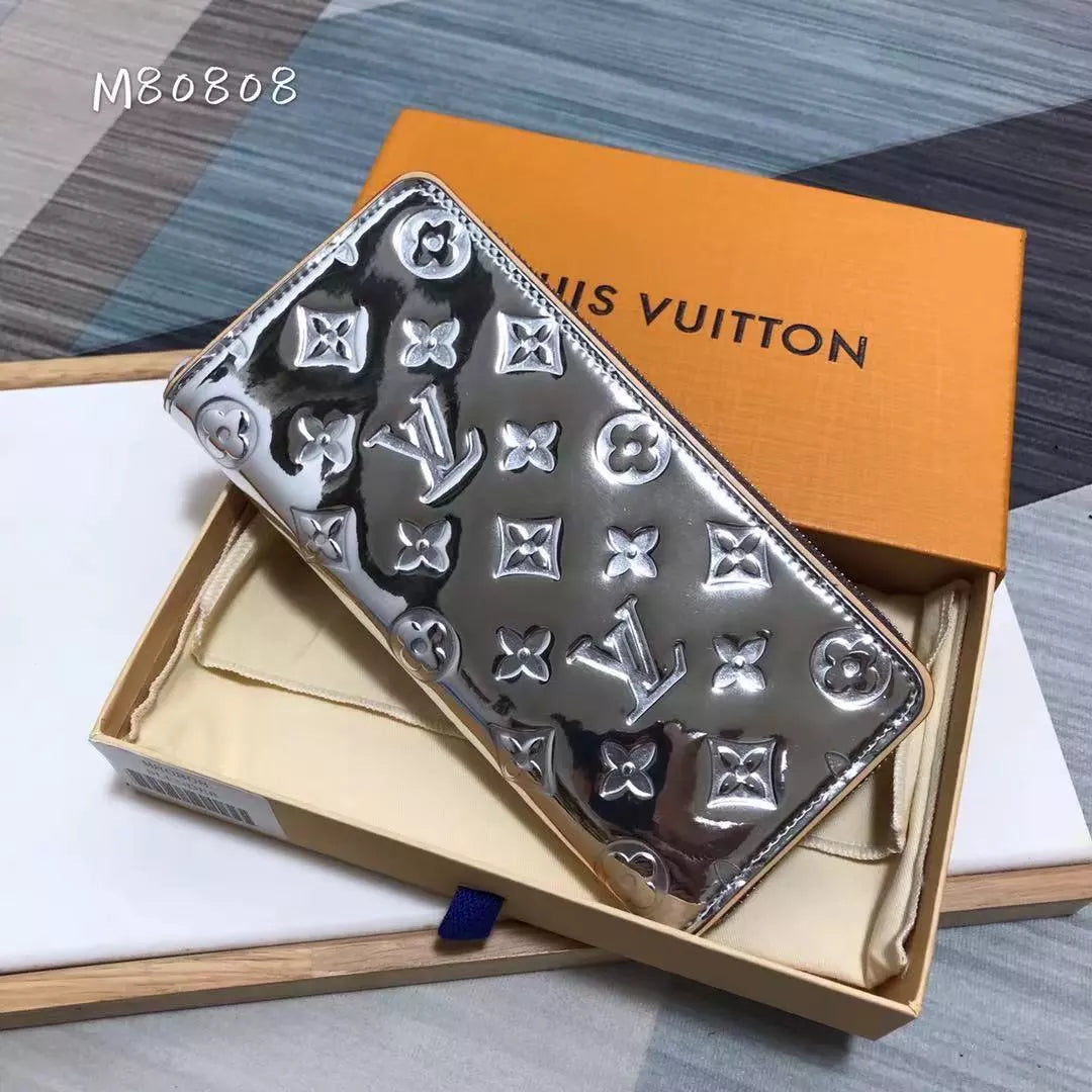 LOUIS VUITTON ZIPPY WALLET