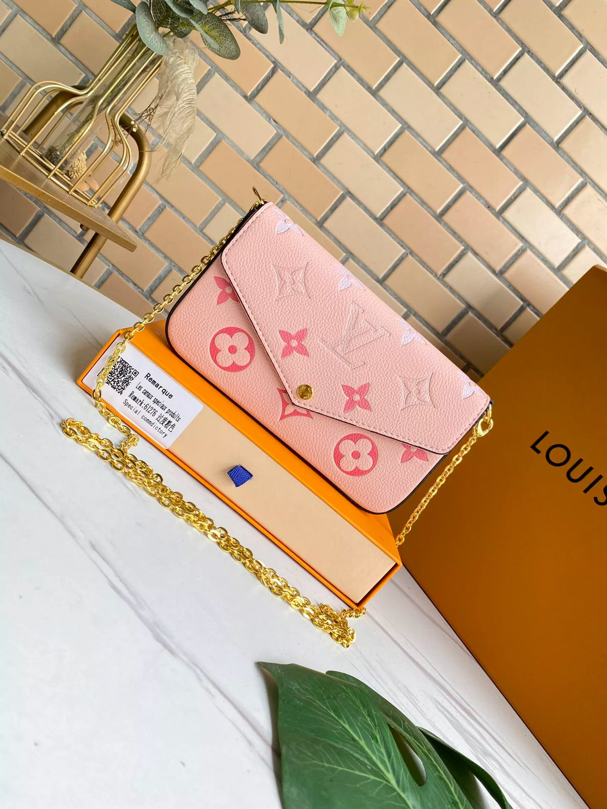 LOUIS VUITTON 21X12X3CM BY THE POOL FÉLICIE POCHETTE