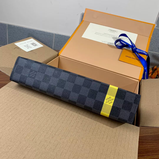 LOUIS VUITTON 27×20×3CM POCHETTE VOYAGE