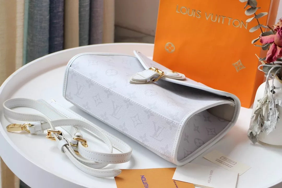 LOUIS VUITTON 23.5 x 18.0 x 9.0 CM DELVAUX BRILLANT