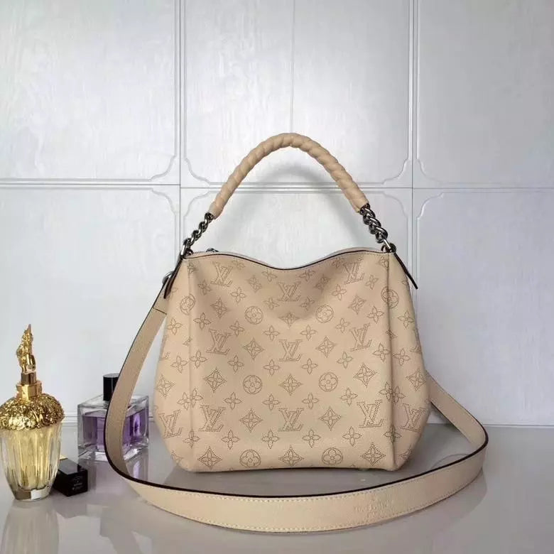 LOUIS VUITTON 24.0 X 24.0 X 14.0 CM BABYLONE CHAIN BB