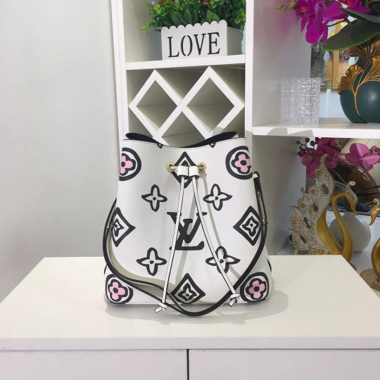 LOUIS VUITTON 26.0 X 26.0 X 17.5 CM HITE NÉONOÉ MONOGRAM