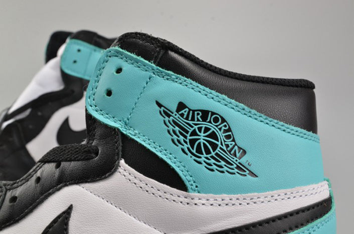 AIR JORDAN 1 RETRO HIGH OG "IGLOO"