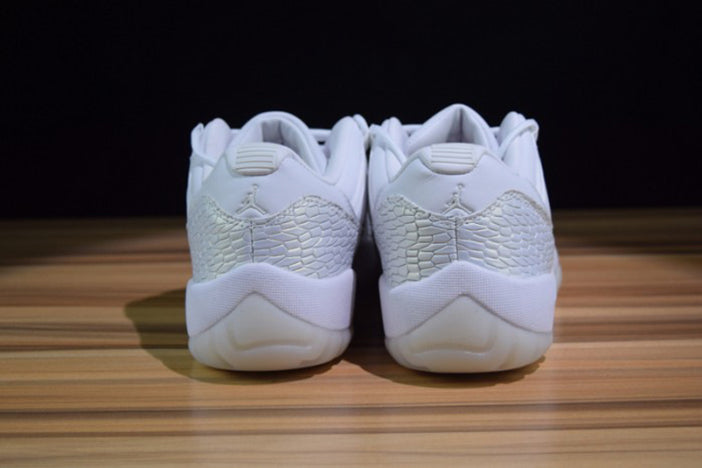 AIR JORDAN 11 LOW "HEIRESS FROST WHITE"