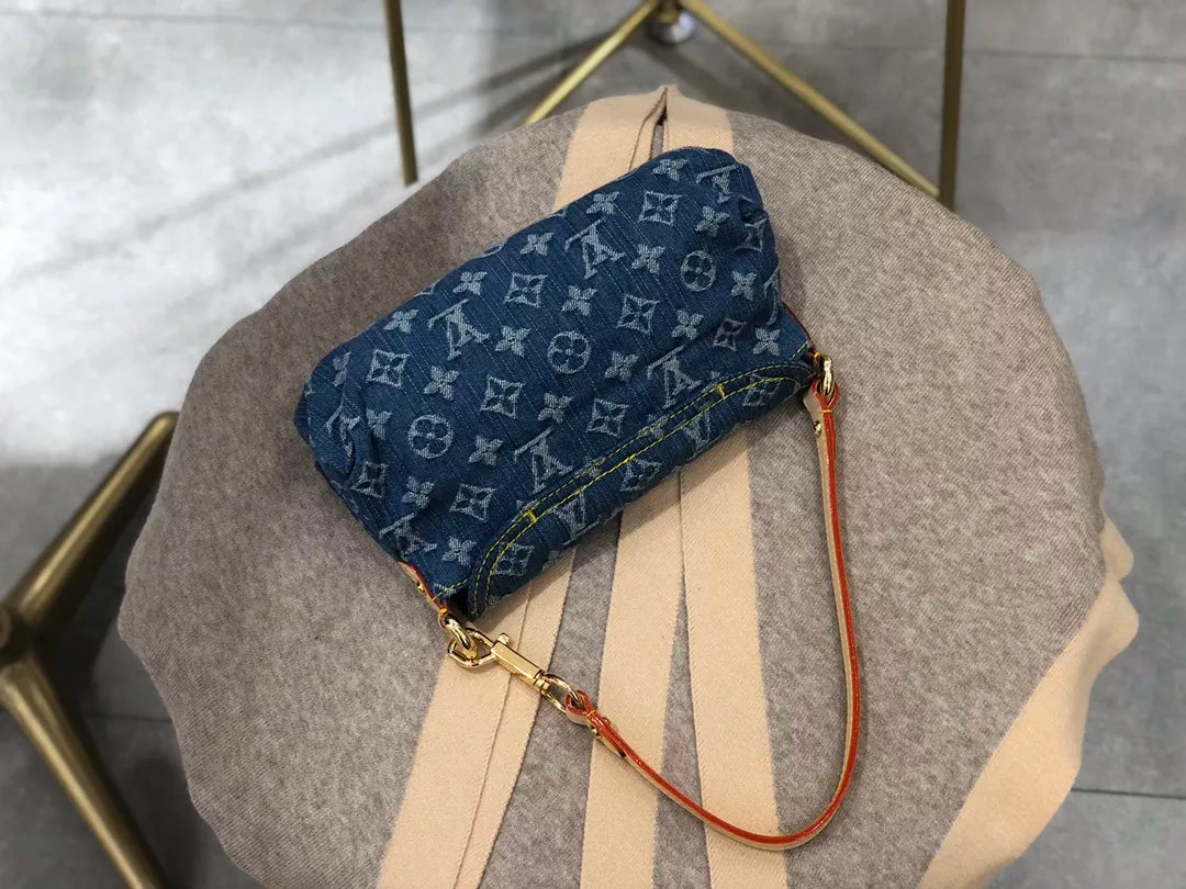LOUIS VUITTON 25X15X9CM HAND BAGS