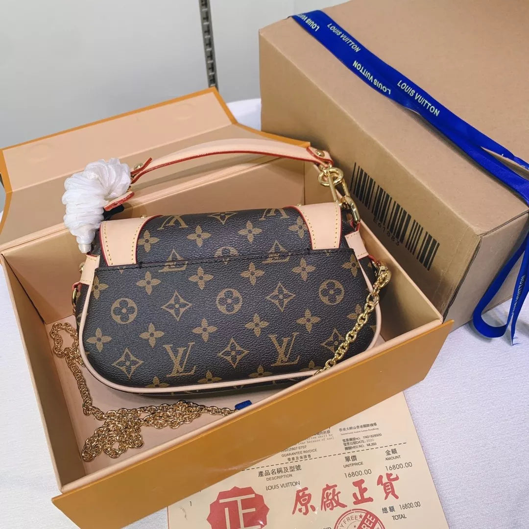 LOUIS VUITTON 15*8*25 CM BAG