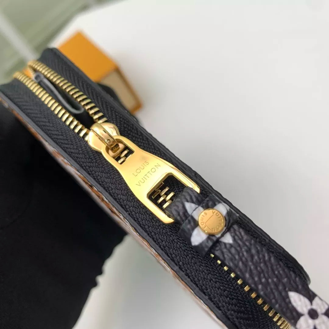 LOUIS VUITTON 11.0 X 8.5 X 2.0 CM CRAFTY ZIPPY BAG