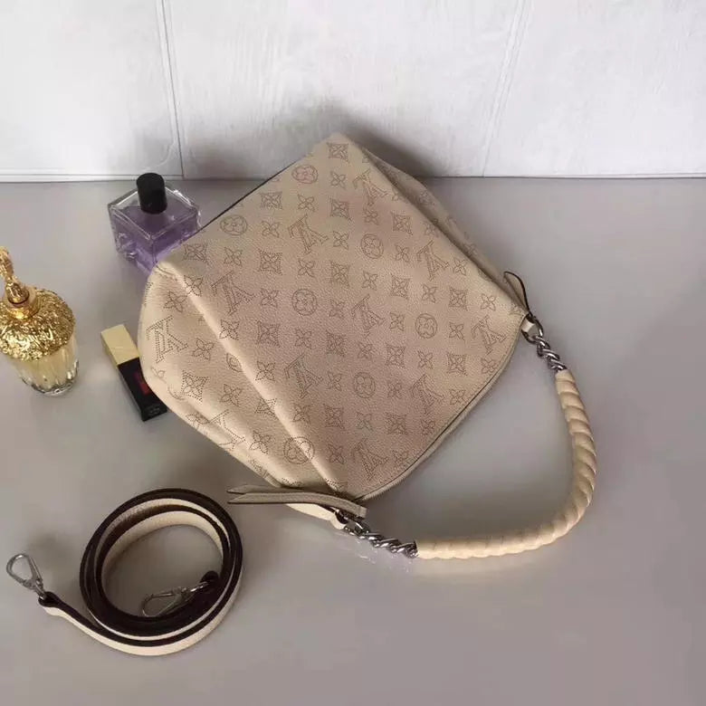 LOUIS VUITTON 24.0 X 24.0 X 14.0 CM BABYLONE CHAIN BB