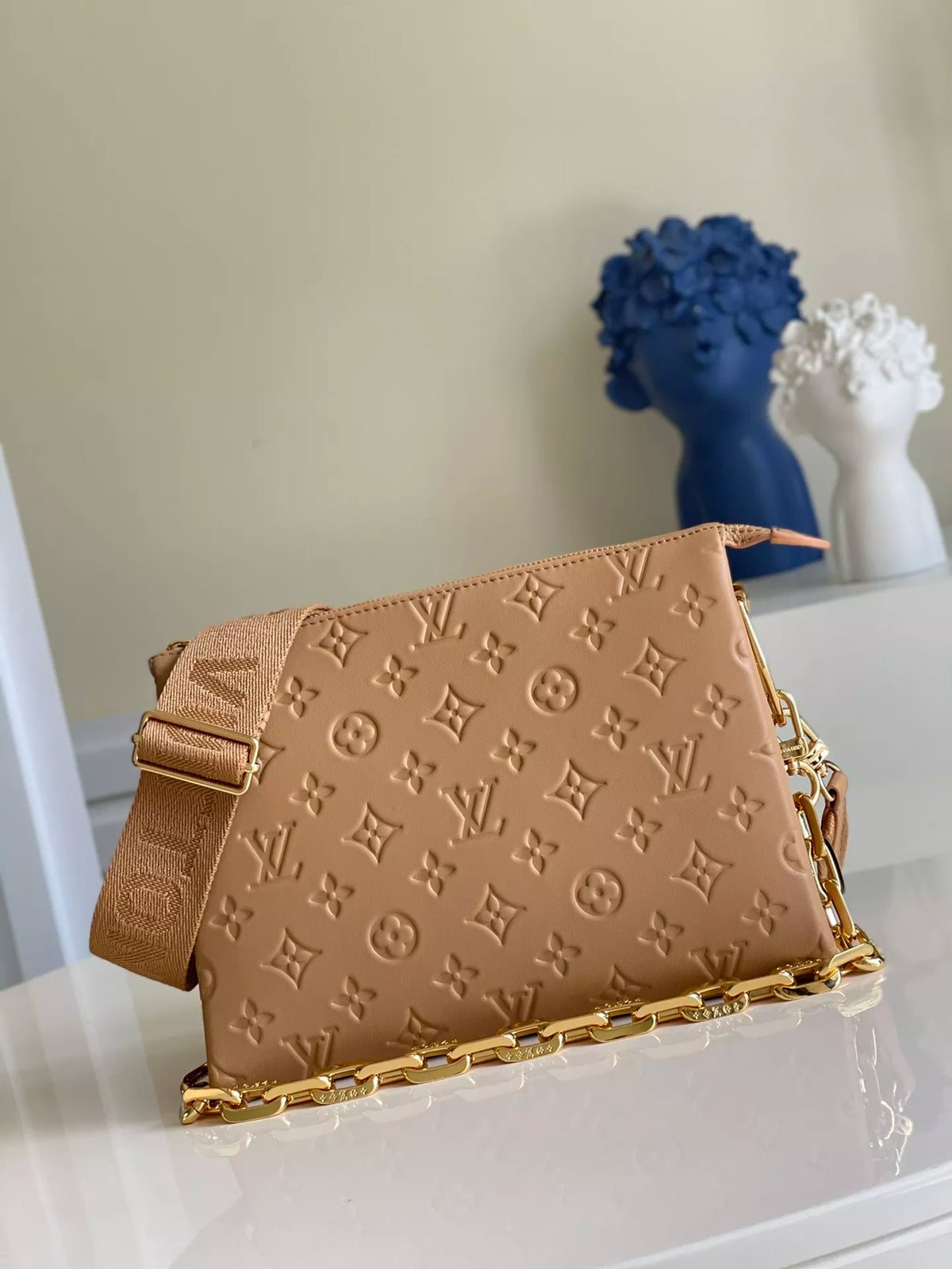 LOUIS VUITTON 20x26x12CM COUSSIN BAG