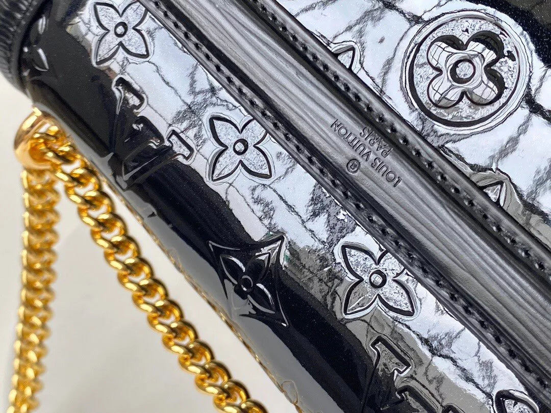 LOUIS VUITTON 21.0 X 14.0 X 9.0 CM WYNWOOD HANDBAG, MONOGRAM VERNIS PATENT LEATHER + MONOGRAM CANVAS