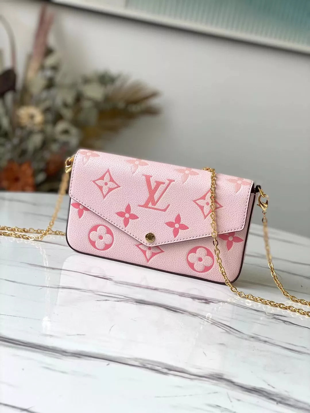 LOUIS VUITTON 21X12X3CM BY THE POOL FÉLICIE POCHETTE
