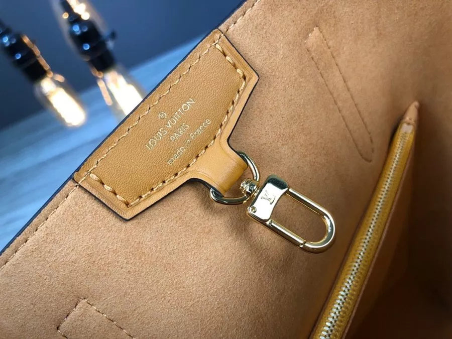 LOUIS VUITTON 32×28×15CM EONOE