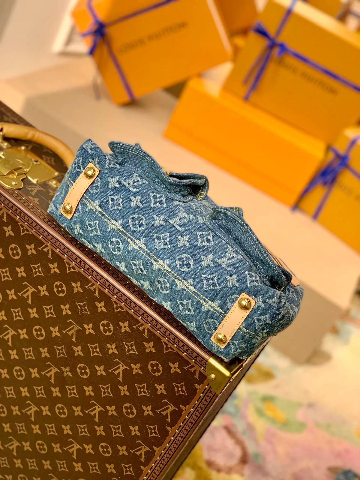 LOUIS VUITTON 30*10*19CM MEDIEVAL, DENIM