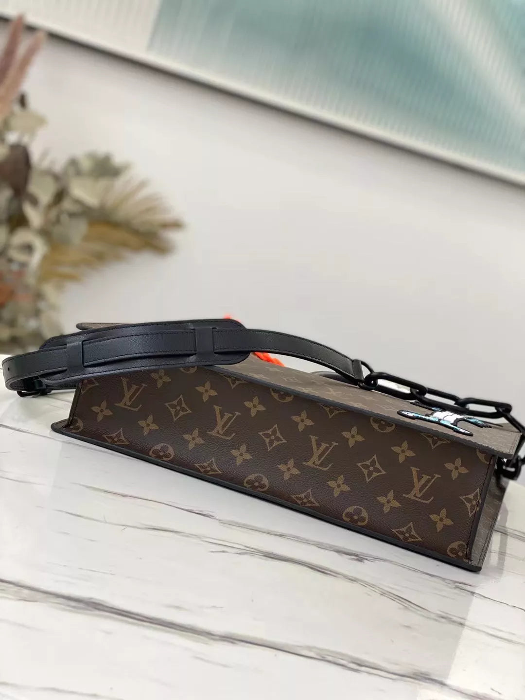 LOUIS VUITTON 36 X 36 X 9 CM SAC PLAT LV HAND BAGS