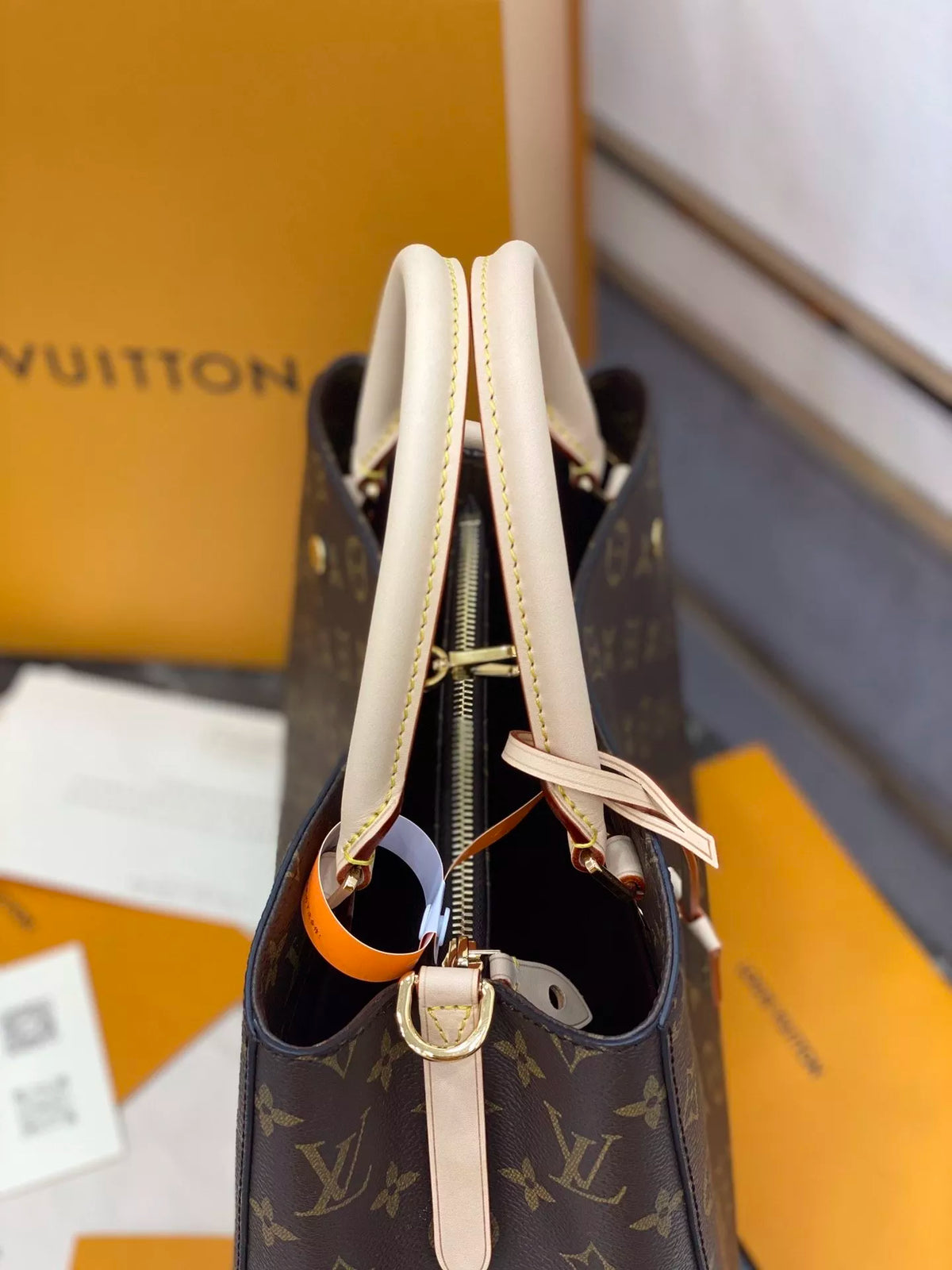 LOUIS VUITTON MONTAIGNE BB 33X23X15CM MB GRADE