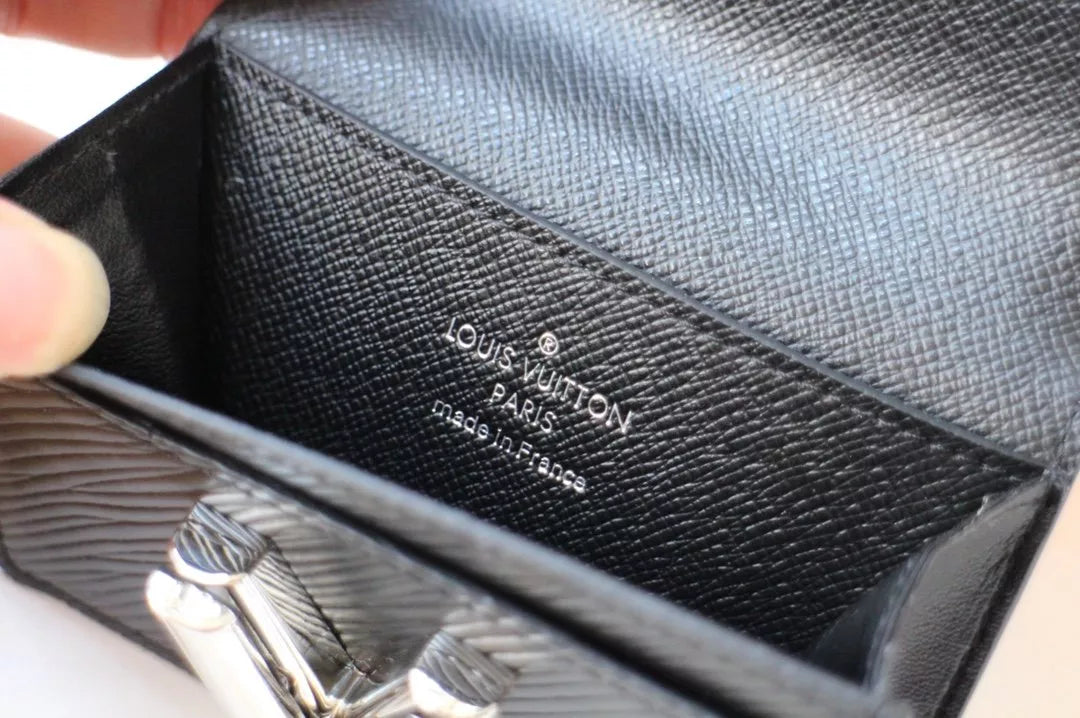 LOUIS VUITTON 10.5 x 7.0 x 3.0 CM MULTICARTES BAG