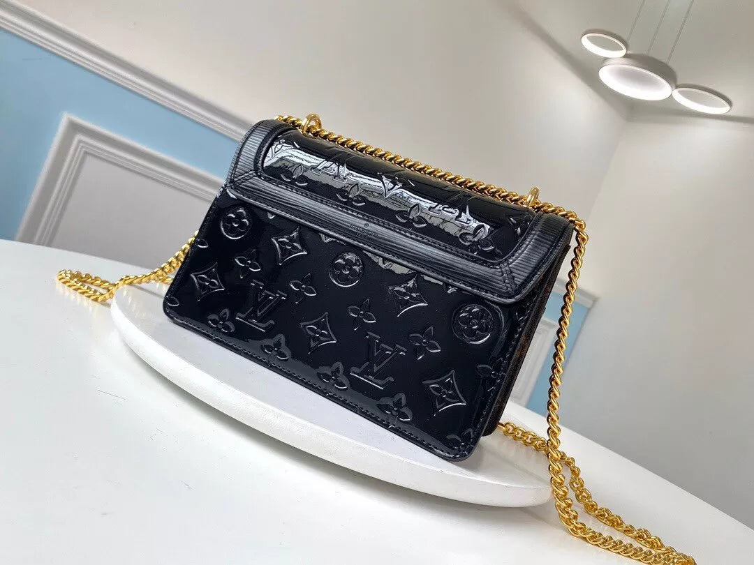 LOUIS VUITTON 21.0 X 14.0 X 9.0 CM WYNWOOD HANDBAG, MONOGRAM VERNIS PATENT LEATHER + MONOGRAM CANVAS