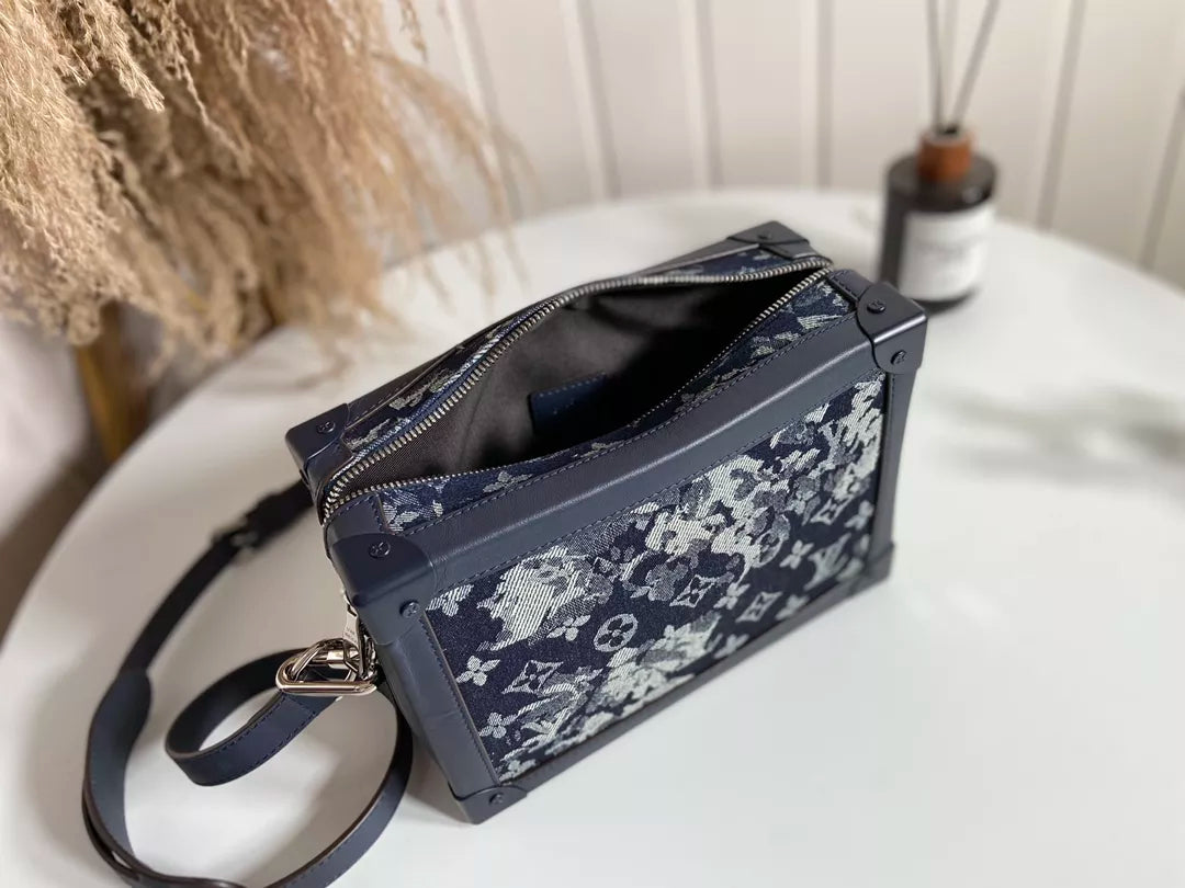 LOUIS VUITTON 25 X 18 X 10CM SOFT TRUNK LV HAND BAGS