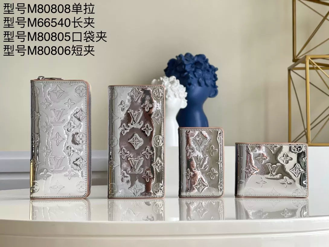 LOUIS VUITTON ZIPPY WALLET