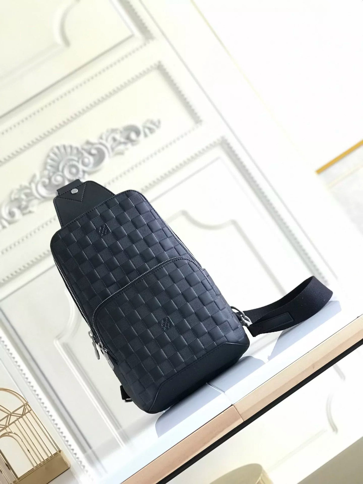LOUIS VUITTON 20 X 31 X 10CM AVENUE SHOULDER BAG, DAMIER INFINI LEATHER