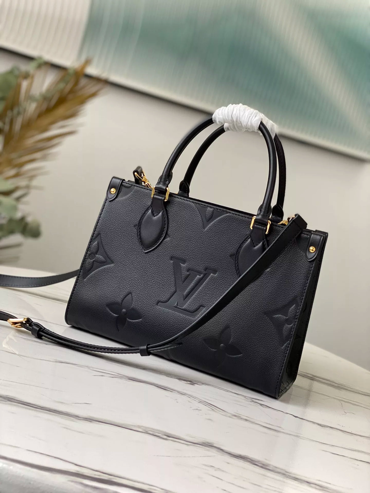 LOUIS VUITTON 28.0 X 11.0 X 19.0CM ON THE GO TOTE BAG