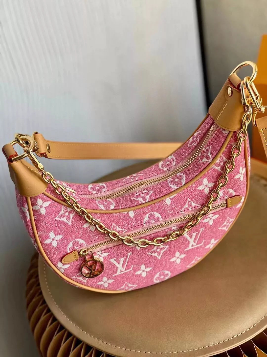 LOUIS VUITTON 24*22*6CM HALF MOON SHAPED STAFF BAG, MONOGRAM CANVAS + LEATHER
