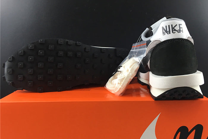 NIKE LDV WAFFLE SACAI "BLACK MULTI"