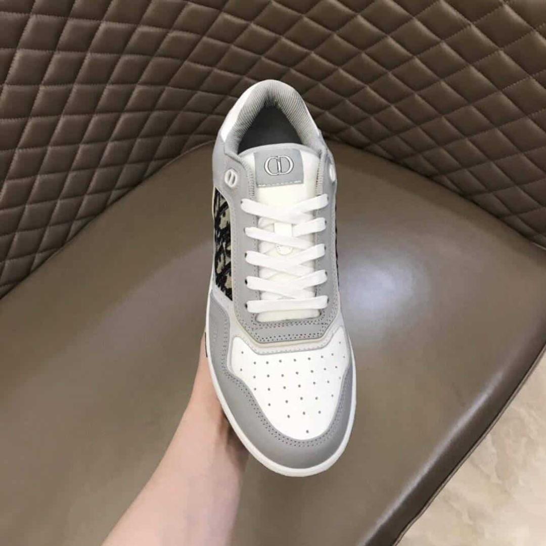 B27 LOW-TOP SNEAKER