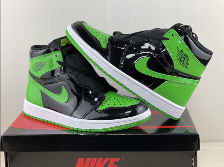 AIR JORDAN 1 HIGH RETRO OG "PATENT BLACK GREEN"