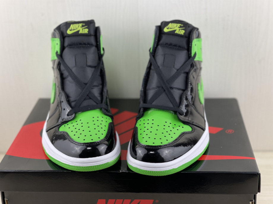 AIR JORDAN 1 HIGH RETRO OG "PATENT BLACK GREEN"