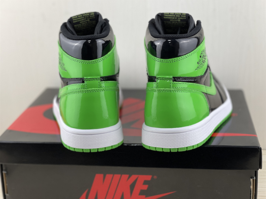 AIR JORDAN 1 HIGH RETRO OG "PATENT BLACK GREEN"