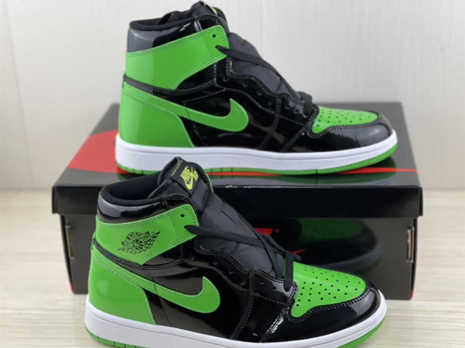 AIR JORDAN 1 HIGH RETRO OG "PATENT BLACK GREEN"