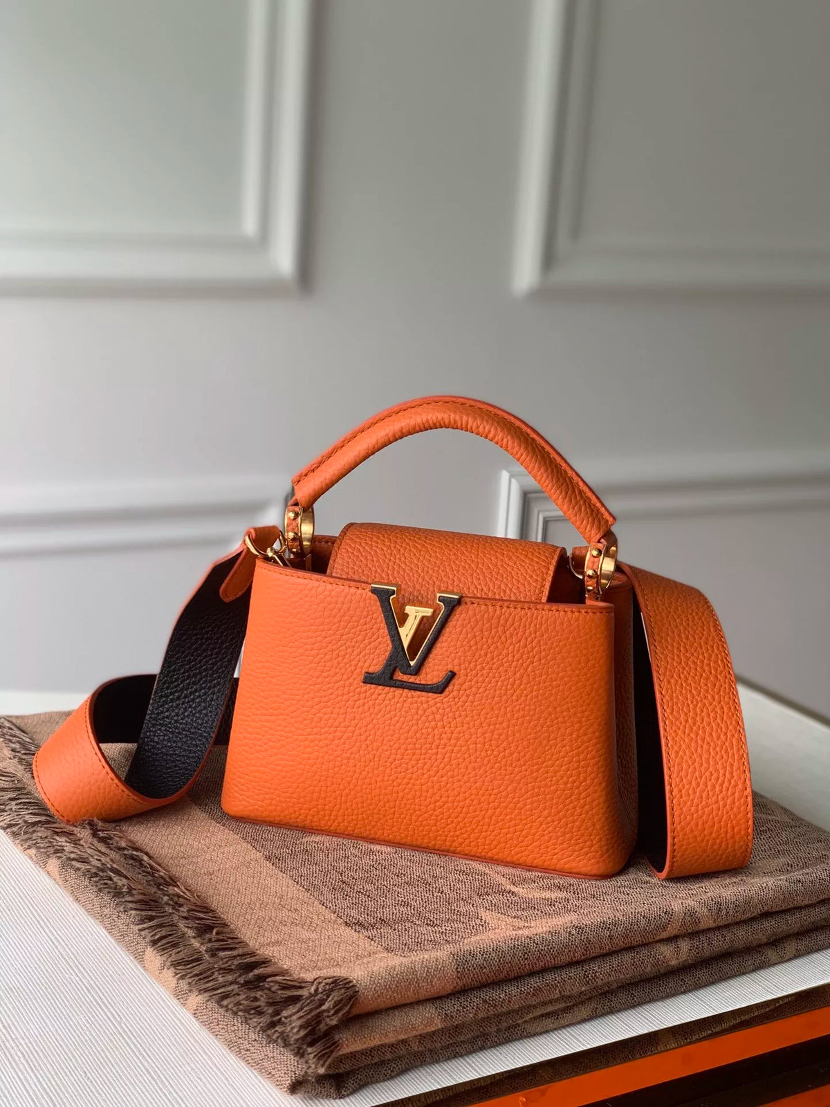 LOUIS VUITTON 21X 14X 8CM BAG