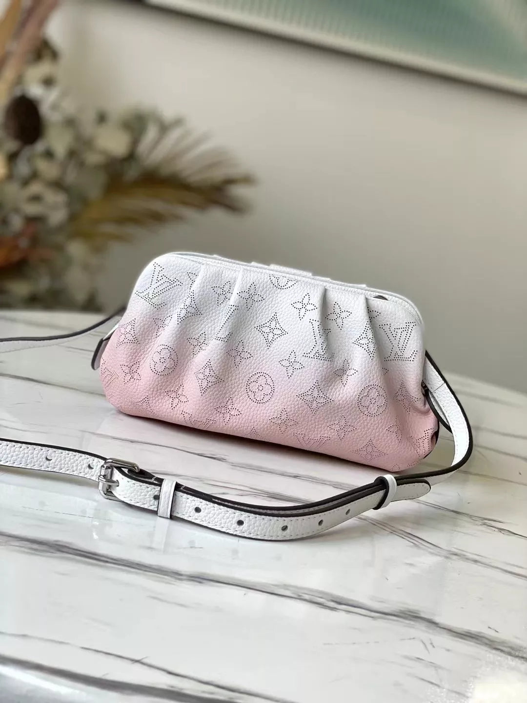 LOUIS VUITTON 23 X 12.5 X 5CM 2 COLORS SCALA MINI POUCH