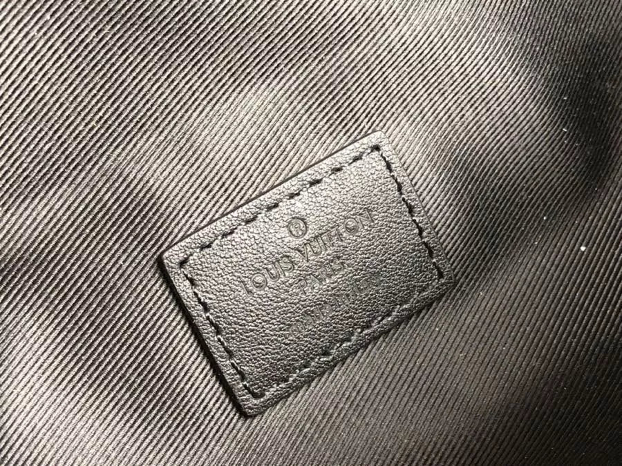 LOUIS VUITTON 47×20×9CM DISCOVERY BAG