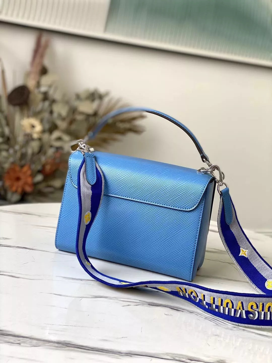 LOUIS VUITTON 23 X 17 X 9.5CM MM TWIST
