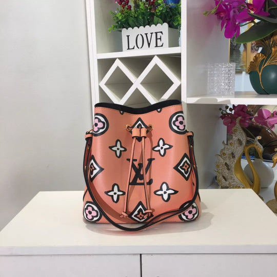 LOUIS VUITTON 26.0 X 26.0 X 17.5 CM HITE NÉONOÉ MONOGRAM