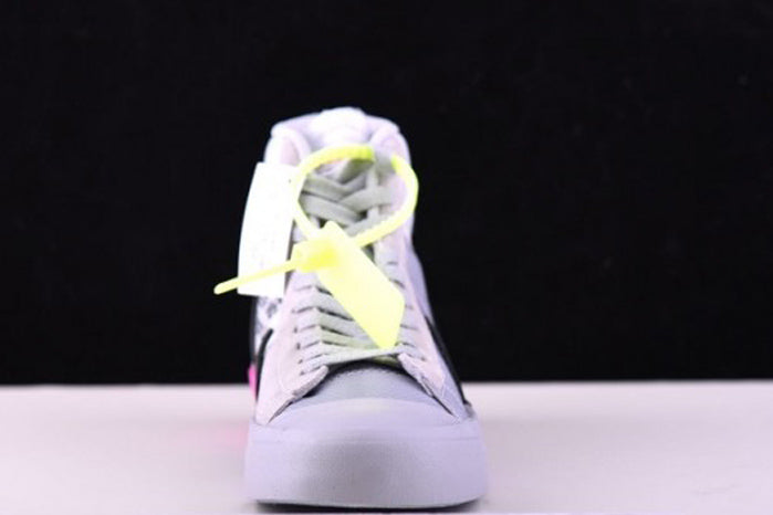 NIKE BLAZER OFF-WHITE "THE QUEEN"
